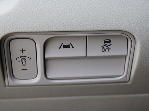 Certified 2021 Kia Sorento S image 25