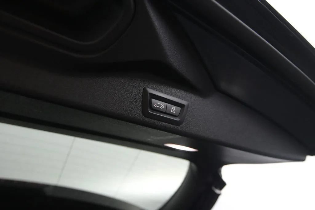 Used 2021 BMW X5 xDrive40i w/ M Sport Package AWD/4WD image 46