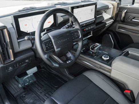 Used 2024 GMC Hummer EV 3X w/ Extreme Off-Road Package image 2