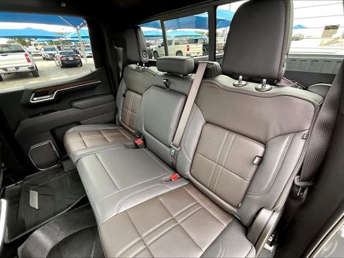 Used 2025 Chevrolet Silverado 1500 High Country AWD/4WD image 20