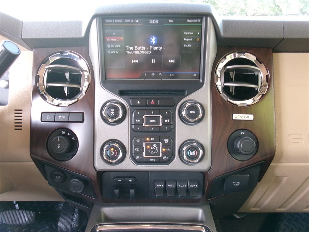Used 2015 Ford F350 Lariat w/ Chrome Package AWD/4WD image 17