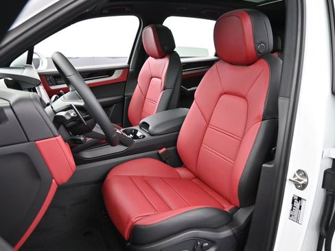 New 2026 Porsche Cayenne Base image 5