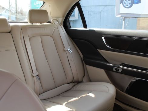 Used 2020 Lincoln Continental Reserve image 14