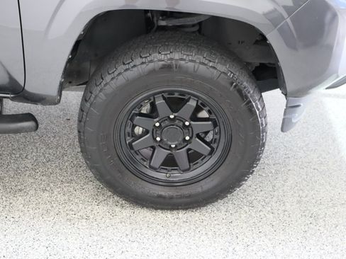 Certified 2023 Toyota Tacoma SR AWD/4WD image 5