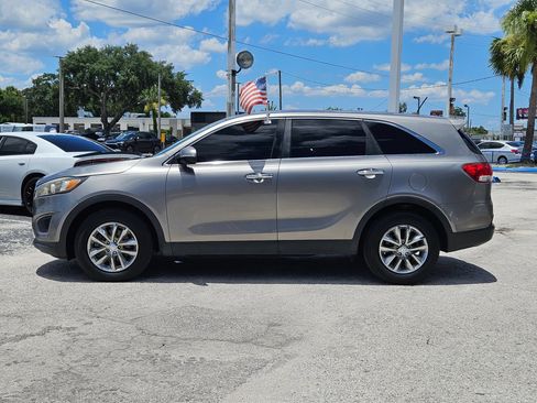 Used 2017 Kia Sorento L FWD image 6