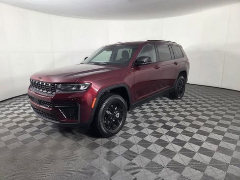 New 2026 Jeep Grand Cherokee L 2WD image 4