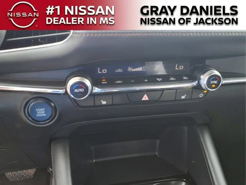 Used 2024 MAZDA MAZDA3 s FWD image 17