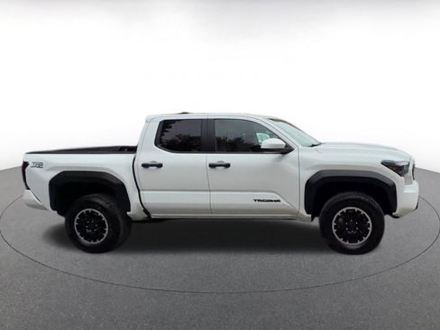 Used 2025 Toyota Tacoma SR image 16