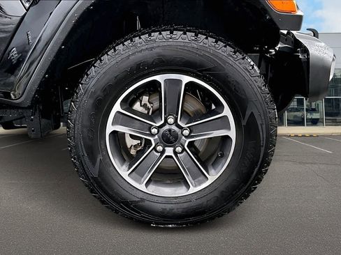 Used 2023 Jeep Wrangler Sahara w/ Cold Weather Group image 34