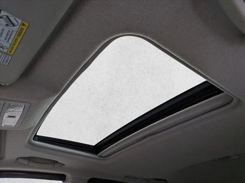 Used 2012 Toyota Highlander Limited w/ Tow Pkg image 14