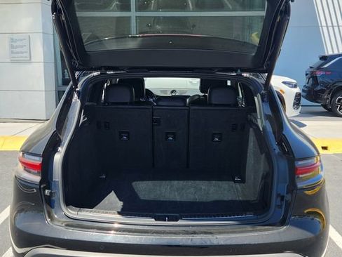 Used 2024 Porsche Macan AWD/4WD image 6