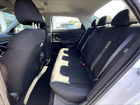 New 2025 Hyundai Elantra SEL image 10