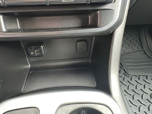 Used 2022 Chevrolet Colorado LT w/ LT Convenience Package image 23