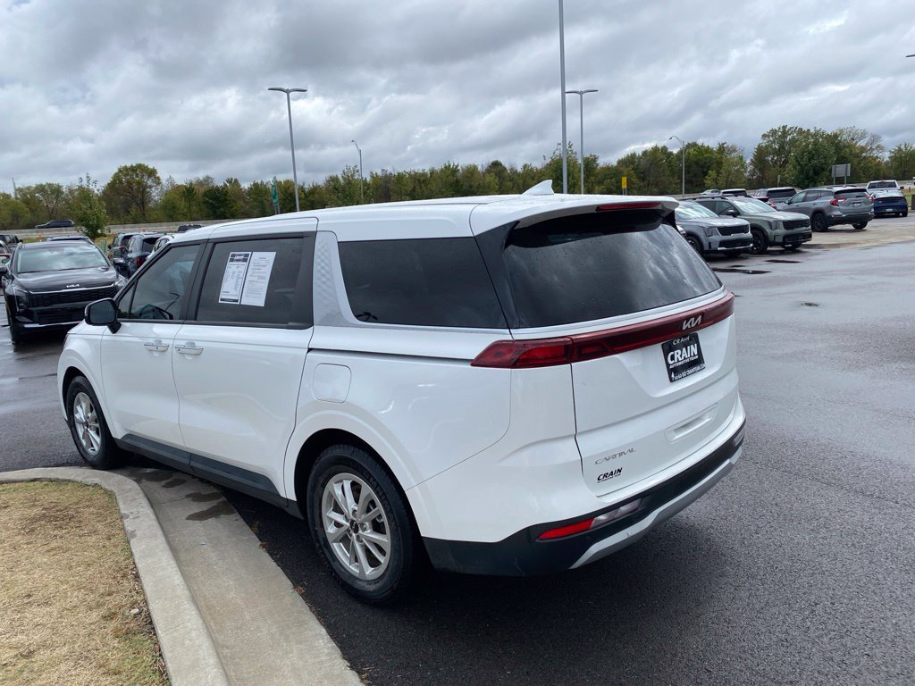 Certified 2024 Kia Carnival LX FWD image 5