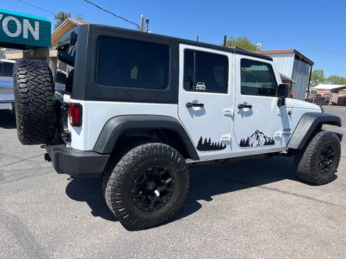 Used 2017 Jeep Wrangler Unlimited Sport w/ Quick Order Package 24S AWD/4WD image 4