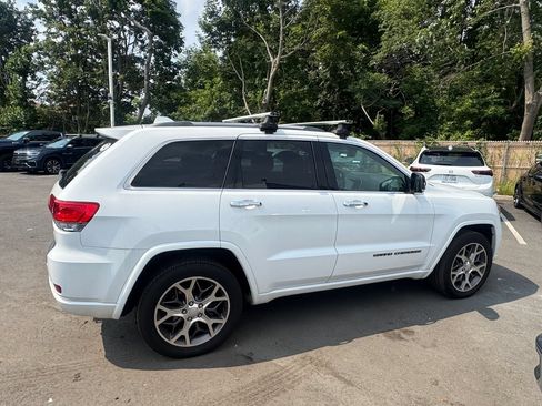 Used 2021 Jeep Grand Cherokee Overland AWD/4WD image 3