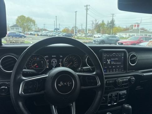 Used 2019 Jeep Wrangler Unlimited Sahara AWD/4WD image 19