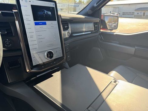 Used 2024 Ford F150 Lightning Lariat image 37