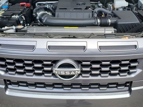 New 2025 Nissan Frontier SV w/ SV Convenience Package image 10