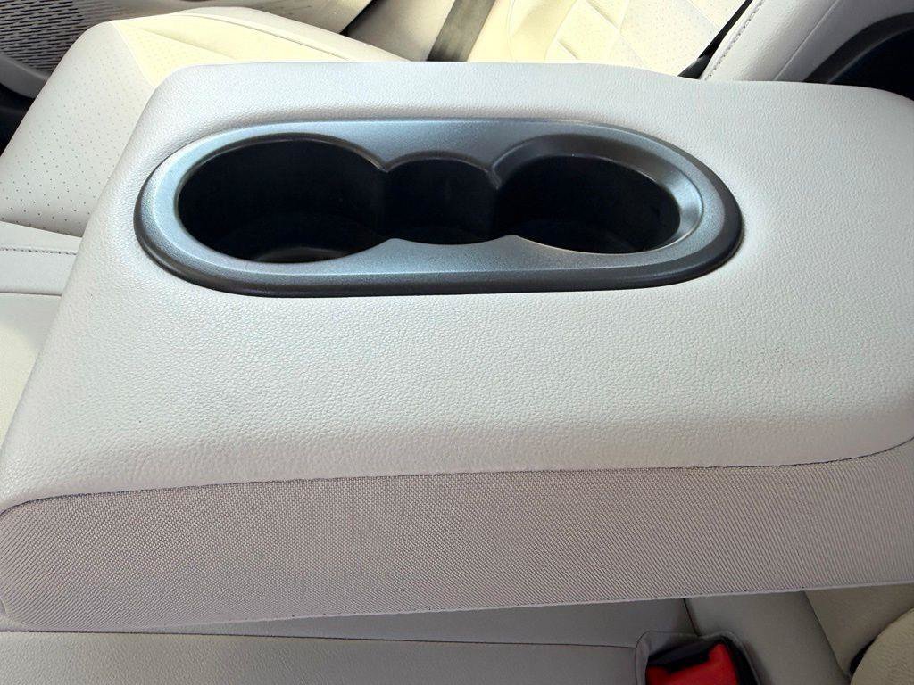 Used 2023 Volkswagen Jetta SE w/ Panoramic Sunroof Package FWD image 15