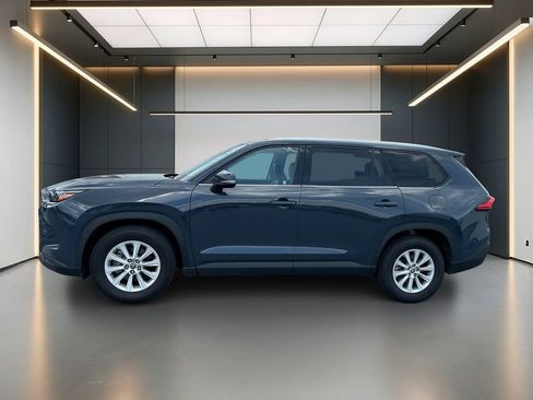 Used 2024 Toyota Grand Highlander AWD image 2