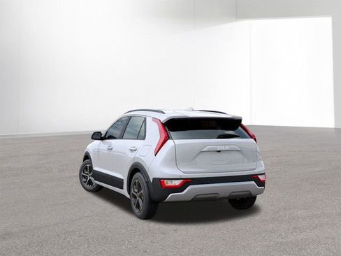 New 2025 Kia Niro EX image 4