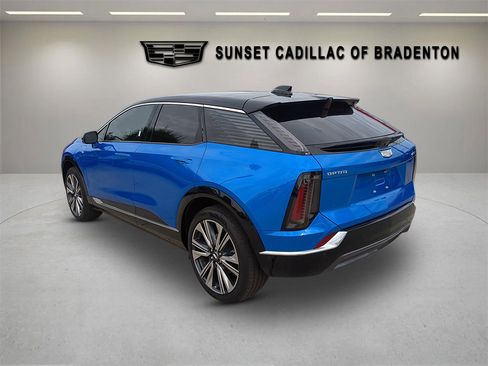 New 2026 Cadillac Optiq Luxury 2 image 6