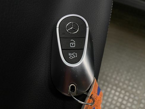 Certified 2025 Mercedes-Benz GLC 300 4MATIC image 31