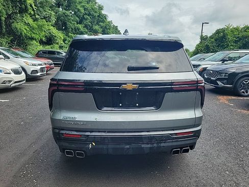 Used 2024 Chevrolet Traverse LS FWD image 4