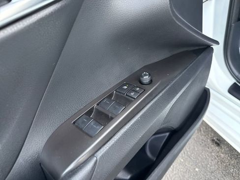 Used 2024 Toyota Camry SE image 12