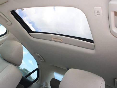 Used 2011 Ford Fusion SE w/ 202A Rapid Spec Order Code FWD image 15
