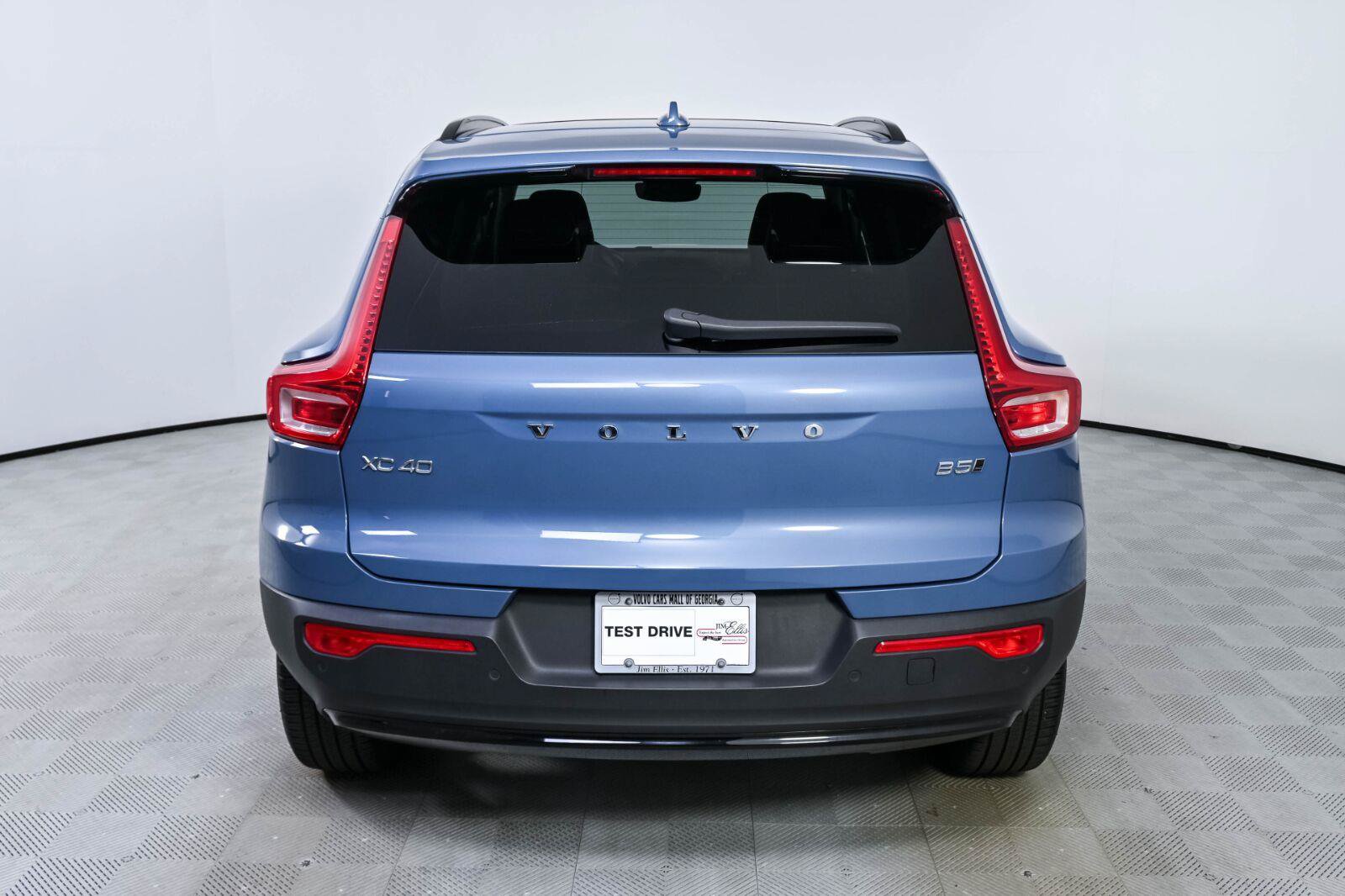 Used 2024 Volvo XC40 B5 Plus w/ Protection Package Premier AWD/4WD image 29