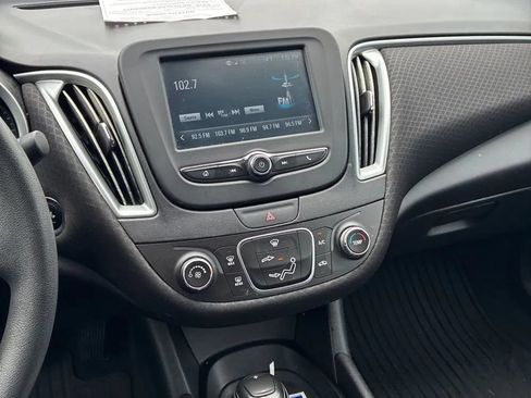 Used 2018 Chevrolet Malibu LS FWD image 15