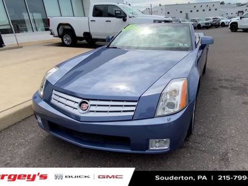 Used 2005 Cadillac XLR RWD image 3