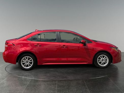 Used 2020 Toyota Corolla LE FWD image 10