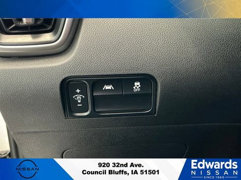 Used 2022 Kia Sorento LX FWD image 24