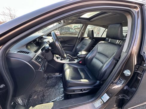 Used 2017 Honda Accord EX-L image 11