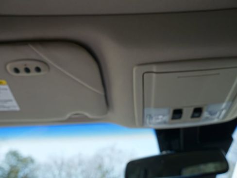 Used 2010 Lincoln MKT image 15