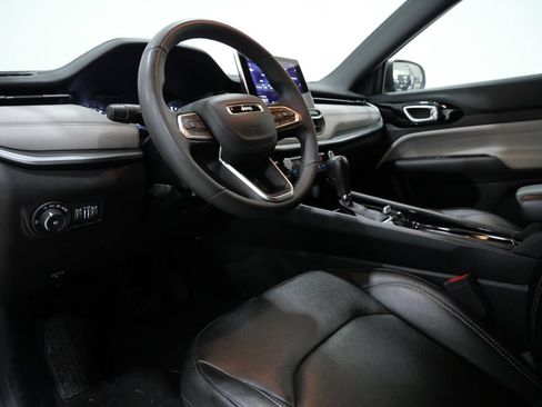 Used 2025 Jeep Compass Limited AWD/4WD image 11