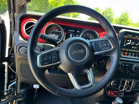 Used 2023 Jeep Gladiator Rubicon w/ Cold Weather Group AWD/4WD image 29