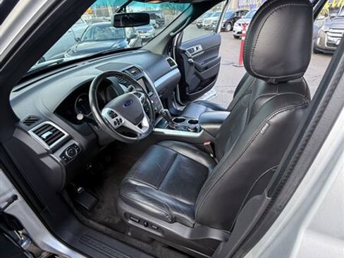 Used 2013 Ford Explorer XLT image 29