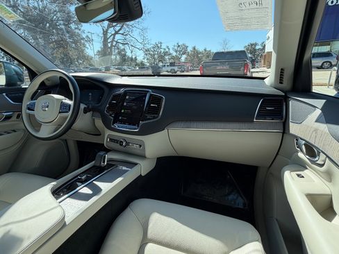 Certified 2024 Volvo XC90 B6 Plus w/ Protection Package Premier image 13