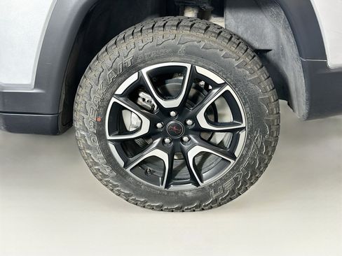 Used 2025 Jeep Compass Trailhawk AWD/4WD image 11