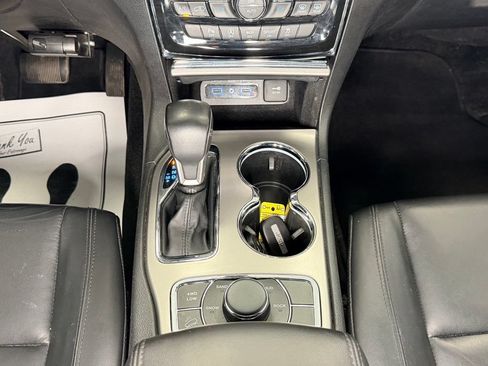 Used 2021 Jeep Grand Cherokee Limited w/ Premium Lighting Group AWD/4WD image 13