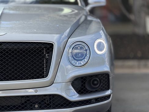 Used 2019 Bentley Bentayga image 5