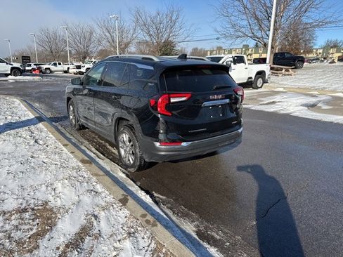 Certified 2024 GMC Terrain SLT image 3