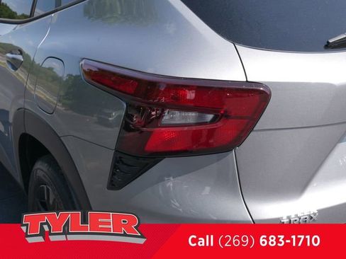 New 2025 Chevrolet Trax ACTIV w/ Sunroof Package image 11