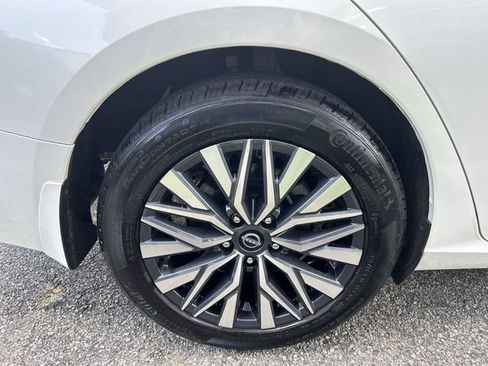 Certified 2023 Nissan Altima 2.5 SV FWD image 12