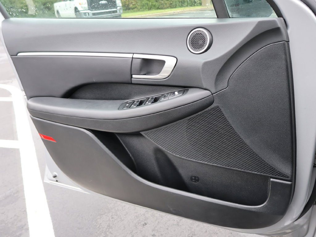 Used 2023 Hyundai Sonata SEL w/ Convenience Package FWD image 39