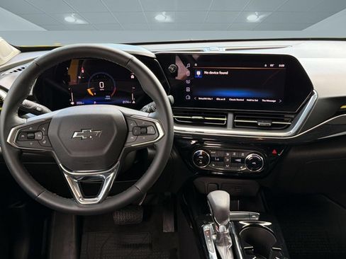Used 2025 Chevrolet Trax ACTIV w/ Driver Confidence Package FWD image 28